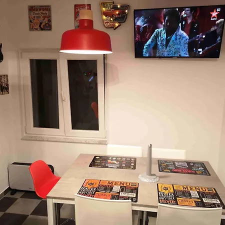 American Graffiti Apartament